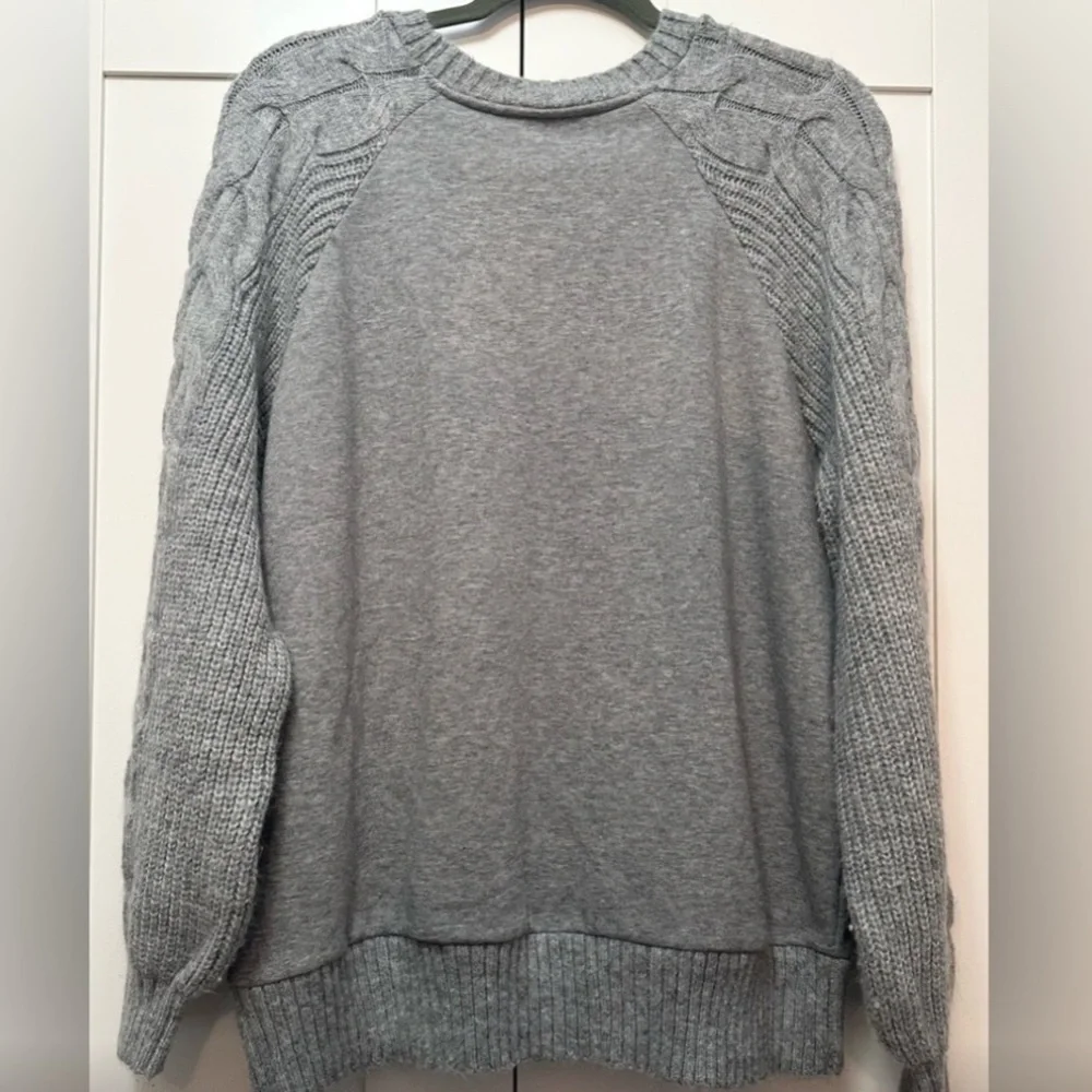 Women's Cable Knit Crew Neck Sweater - Green, White, Gray (ALL Size Lg) - Picture 3 of 8
